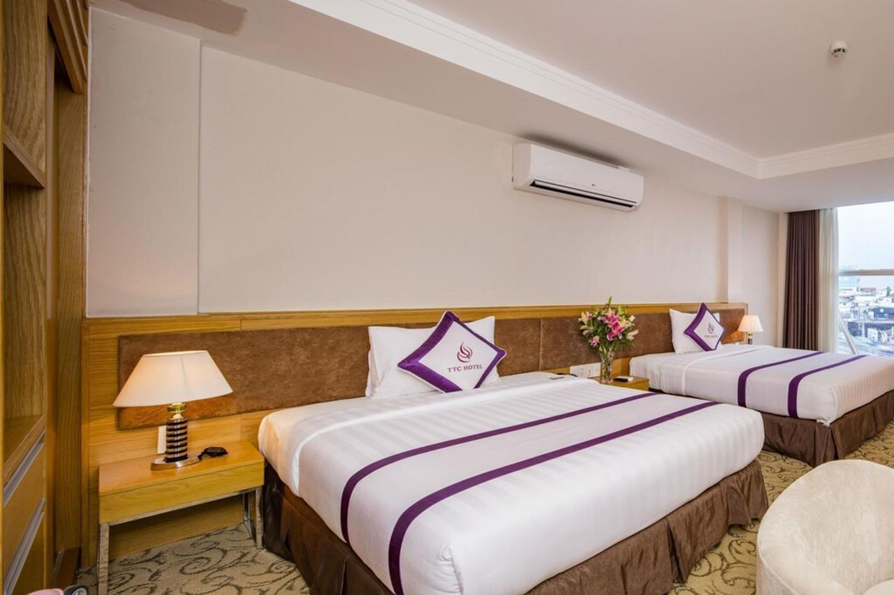 Ttc Hotel Deluxe Airport Хошимин Екстериор снимка