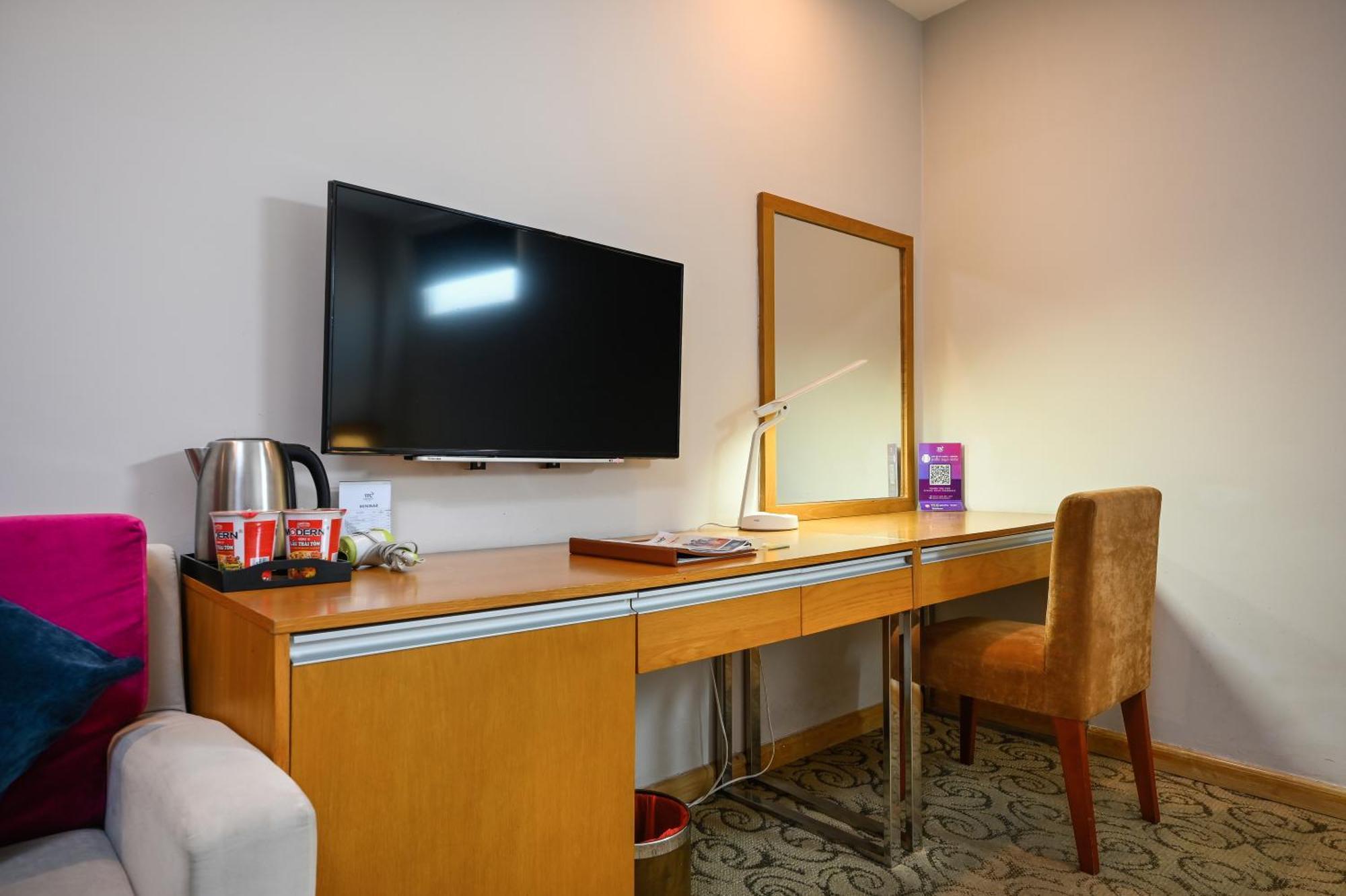 Ttc Hotel Deluxe Airport Хошимин Екстериор снимка