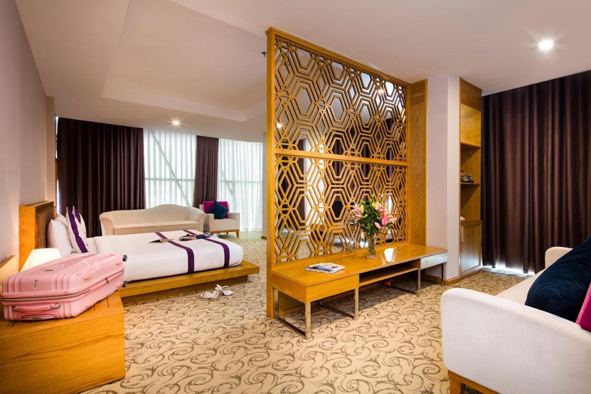 Ttc Hotel Deluxe Airport Хошимин Екстериор снимка