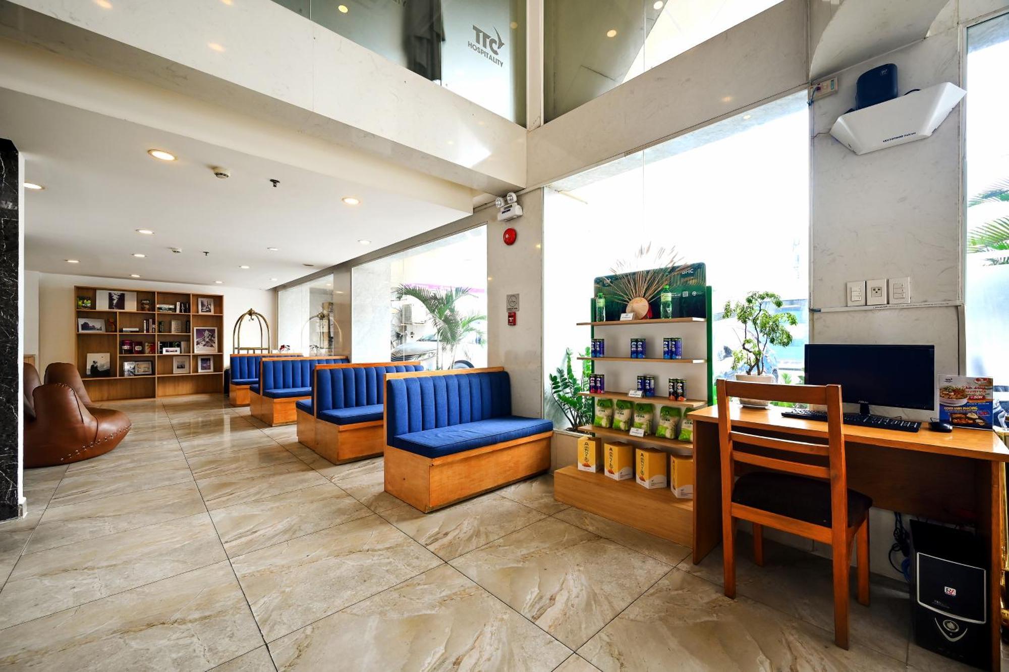 Ttc Hotel Deluxe Airport Хошимин Екстериор снимка