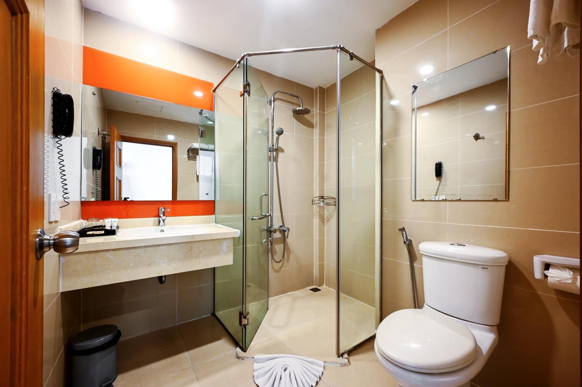 Ttc Hotel Deluxe Airport Хошимин Екстериор снимка