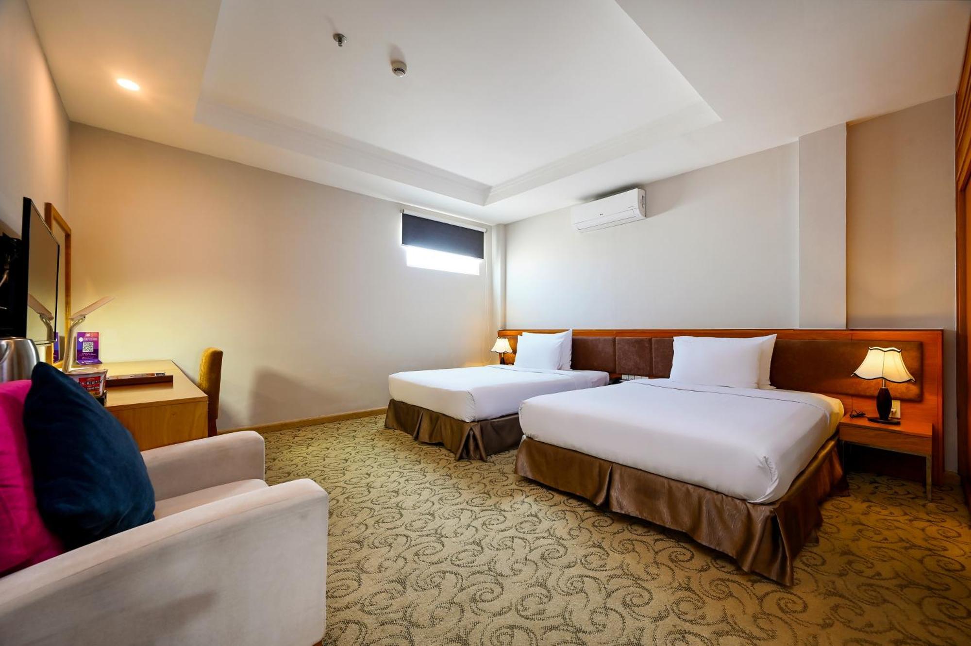 Ttc Hotel Deluxe Airport Хошимин Екстериор снимка