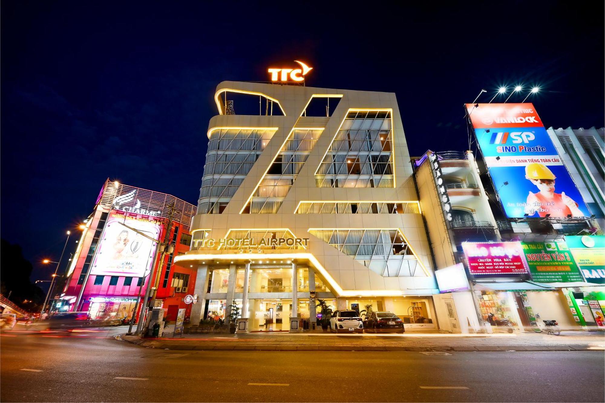 Ttc Hotel Deluxe Airport Хошимин Екстериор снимка